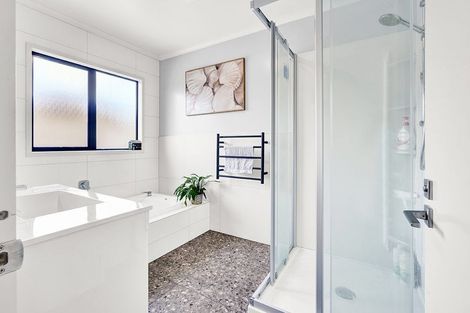 Photo of property in 38 Nielsen Gardens, Rototuna, Hamilton, 3210