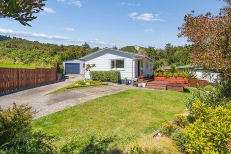 Photo of property in 21 Oaklands Grove, Clouston Park, Upper Hutt, 5018
