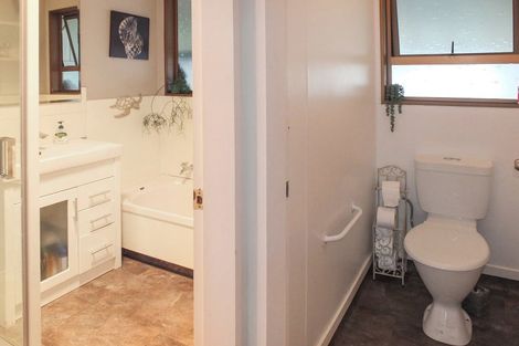 Photo of property in 18 Johnston Street, Foxton, 4814