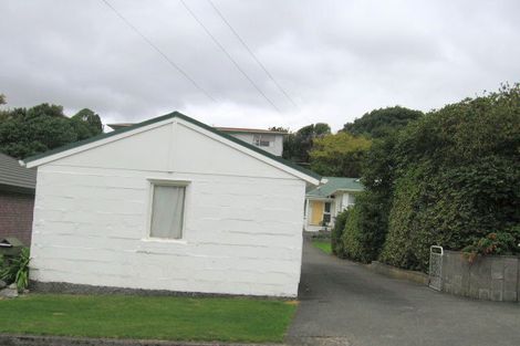 Photo of property in 8 Park Avenue, Tawa, Wellington, 5028