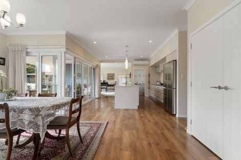 Photo of property in 2 Dixon Street, Carterton, 5713