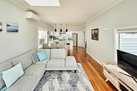 Photo of property in 132 Rongotai Road, Kilbirnie, Wellington, 6022