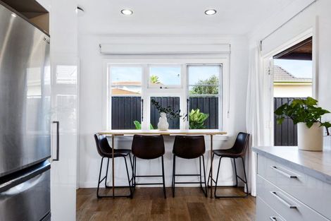 Photo of property in 15 Puketapu Road, Taradale, Napier, 4112