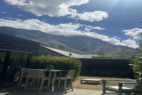 Photo of property in 1 Larkins Way, Arthurs Point, Queenstown, 9371