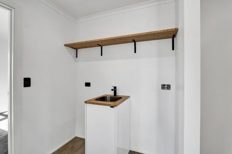 Photo of property in 115 Mangorei Road, Merrilands, New Plymouth, 4312