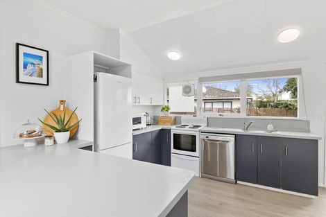 Photo of property in 18 Rimu Road, Raumati Beach, Paraparaumu, 5032