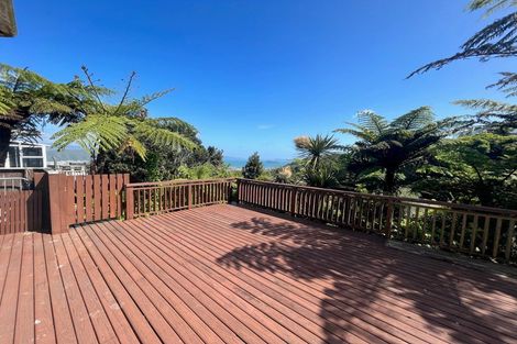 Photo of property in 18 Eastview Grove, Normandale, Lower Hutt, 5010