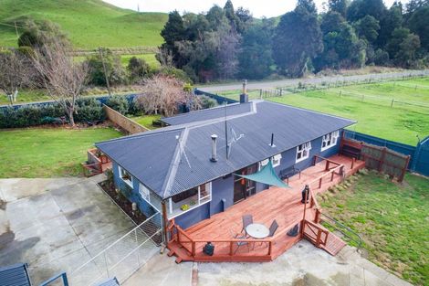 Photo of property in 12 Lagoon Road, Rangiwahia, Kimbolton, 4774