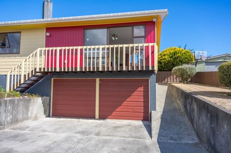 Photo of property in 33 Mountainview Terrace, Otaki Beach, Otaki, 5512