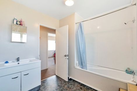 Photo of property in 6 Anglers Way, Wattle Downs, Auckland, 2102