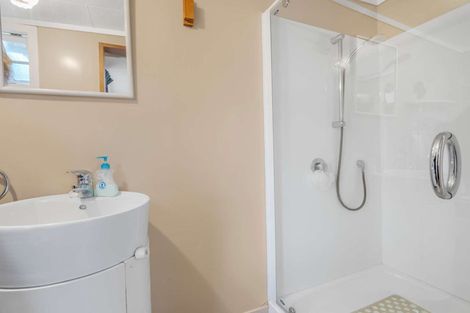 Photo of property in 32 Hutchison Crescent, Durie Hill, Whanganui, 4500