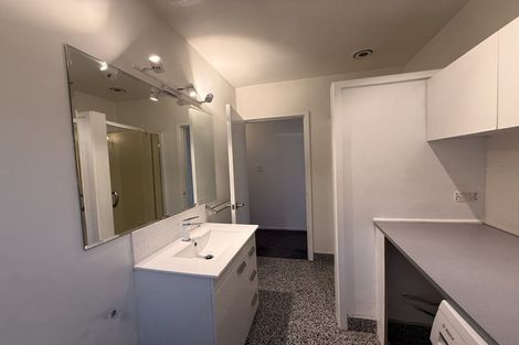Photo of property in 281 Queens Drive, Lyall Bay, Wellington, 6022