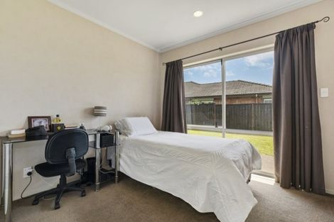 Photo of property in 34 Stranraer Crescent, Wattle Downs, Auckland, 2103