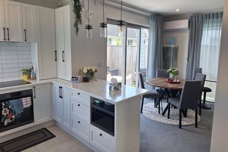 Photo of property in 44a Pine Avenue, Upper Hutt Central, Upper Hutt, 5018