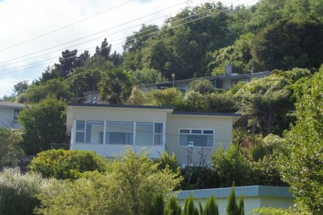 Photo of property in 35 Milton Terrace, Picton, 7220