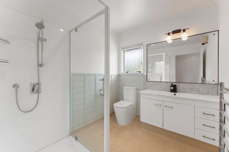 Photo of property in 14 Millwood Place, Silverstream, Upper Hutt, 5019