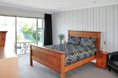 Photo of property in 1 Millbrook Place, Ashhurst, 4810