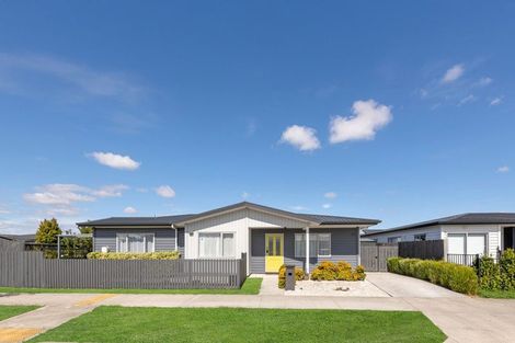 Photo of property in 9 Whareatua Avenue, Takanini, 2112