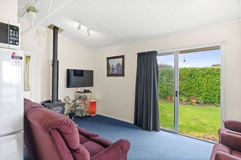 Photo of property in 33 Kiharoa Street, Otaki Beach, Otaki, 5512
