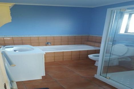 Photo of property in 64 Allcock Road, Waiuku, 2682