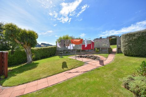 Photo of property in 30 Bayne Terrace, Macandrew Bay, Dunedin, 9014