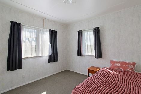 Photo of property in 11 Linklater Avenue, Foxton Beach, Foxton, 4815