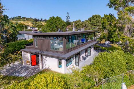 Photo of property in 6 Endeavour Place, Cooks Beach, Whitianga, 3591