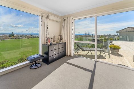 Photo of property in 12 Wiltshire Place, Stoke, Nelson, 7011