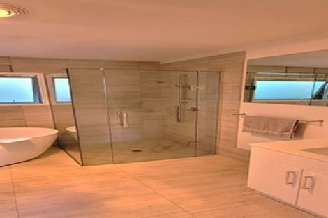 Photo of property in 28 Veale Road, Frankleigh Park, New Plymouth, 4310