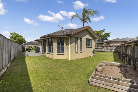 Photo of property in 3 Annamoe Place, East Tamaki, Auckland, 2013