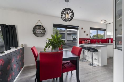 Photo of property in 127 Apollo Parade, Milson, Palmerston North, 4414