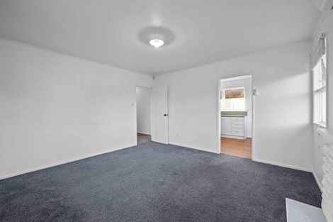 Photo of property in 6 Kirby Street, Glendene, Auckland, 0602