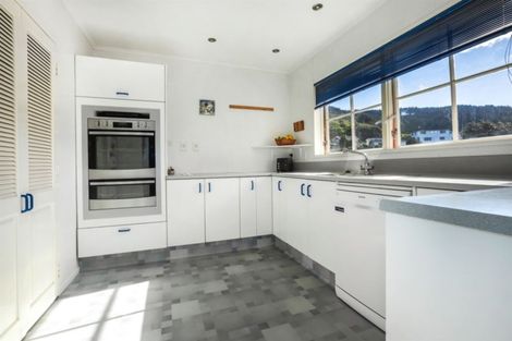 Photo of property in 12 Balliol Drive, Tawa, Wellington, 5028