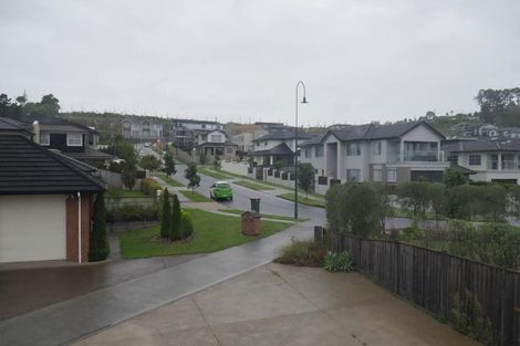 Photo of property in 24 Armstrong Farm Drive, East Tamaki Heights, Auckland, 2016
