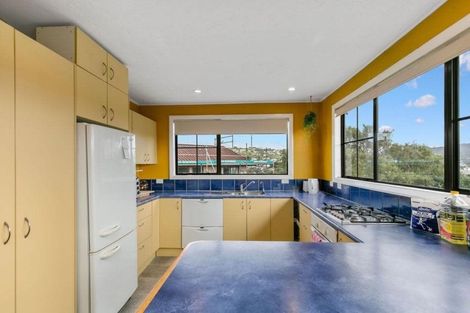 Photo of property in 32 Dominica Crescent, Grenada Village, Wellington, 6037