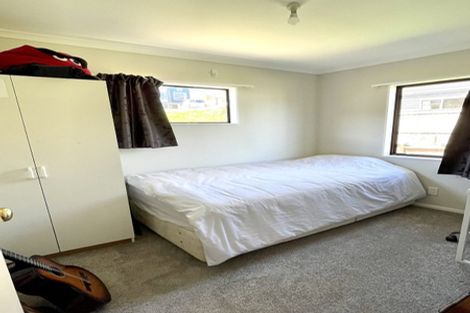 Photo of property in 100 Frobisher Street, Island Bay, Wellington, 6023