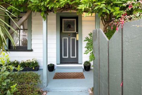 Photo of property in 2 Paradise Road, Napier South, Napier, 4110