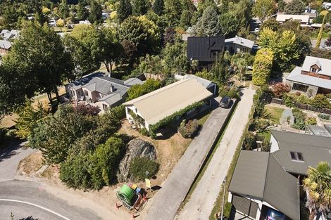 Photo of property in 11 Inverness Crescent, Arrowtown, 9302