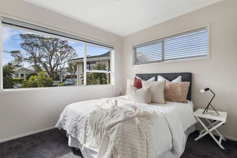 Photo of property in 1/22 Tui Glen Road, Birkenhead, Auckland, 0626