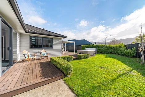 Photo of property in 7 Don Griffin Grove, Trentham, Upper Hutt, 5018