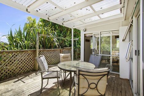 Photo of property in 18-20 Emerald Glen Road, Paekakariki, Paraparaumu, 5032