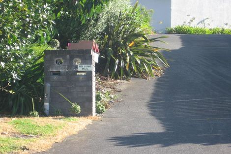 Photo of property in 1/15 Greenridge Court, Glenfield, Auckland, 0629