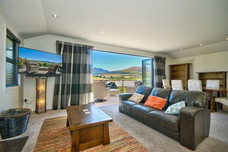 Photo of property in 33 Rannoch Drive, Jacks Point, Queenstown, 9371
