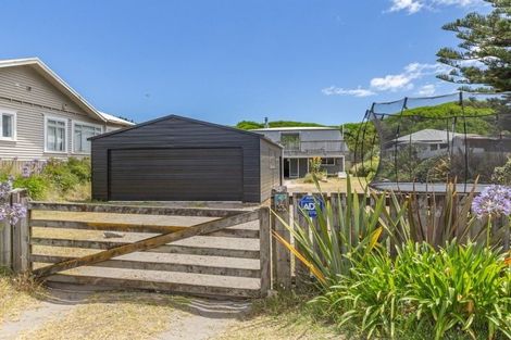 Photo of property in 14 Hunia Terrace, Himatangi Beach, Foxton, 4891