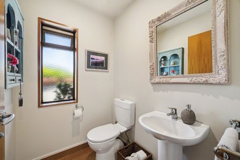 Photo of property in 22 Fairview Terrace, Waipahihi, Taupo, 3330