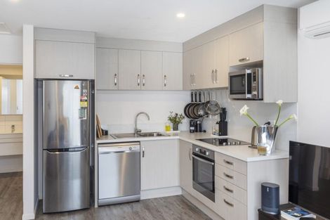 Photo of property in 80h Shakespeare Road, Waltham, Christchurch, 8023