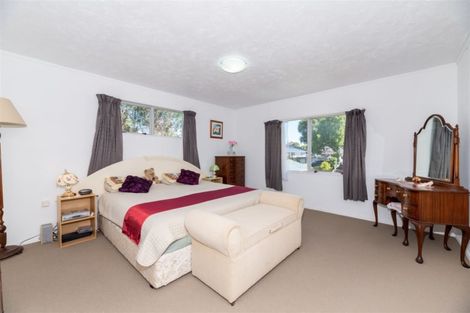 Photo of property in 37 Kohekohe Street, New Lynn, Auckland, 0600