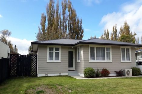Photo of property in 41 Ruamahanga Crescent, Terrace End, Palmerston North, 4410