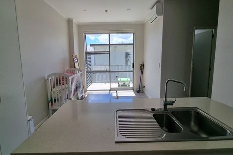 Photo of property in 17 Barbados Drive, Unsworth Heights, Auckland, 0632