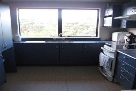 Photo of property in 1/4 Elizabeth Drive, West Harbour, Auckland, 0618